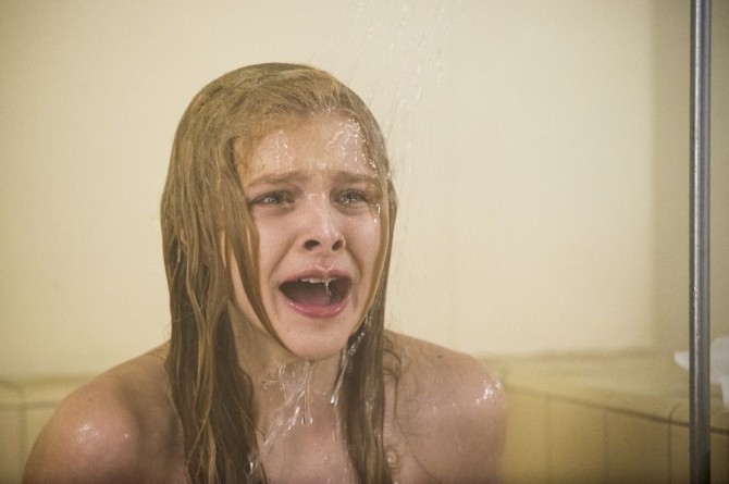 carrie 2013 douche chloe moretz